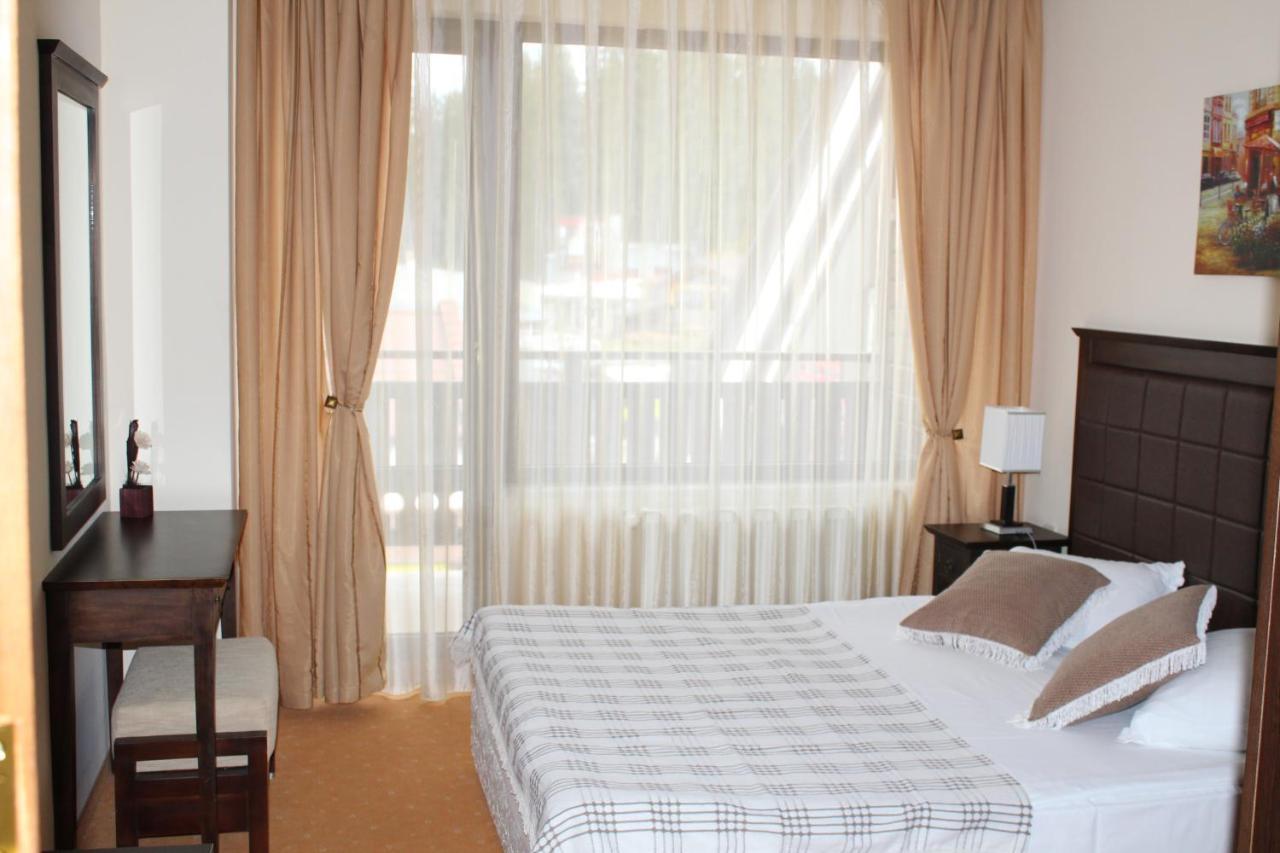 Spider House Aparthotel ปอมโปโรโว ภายนอก รูปภาพ