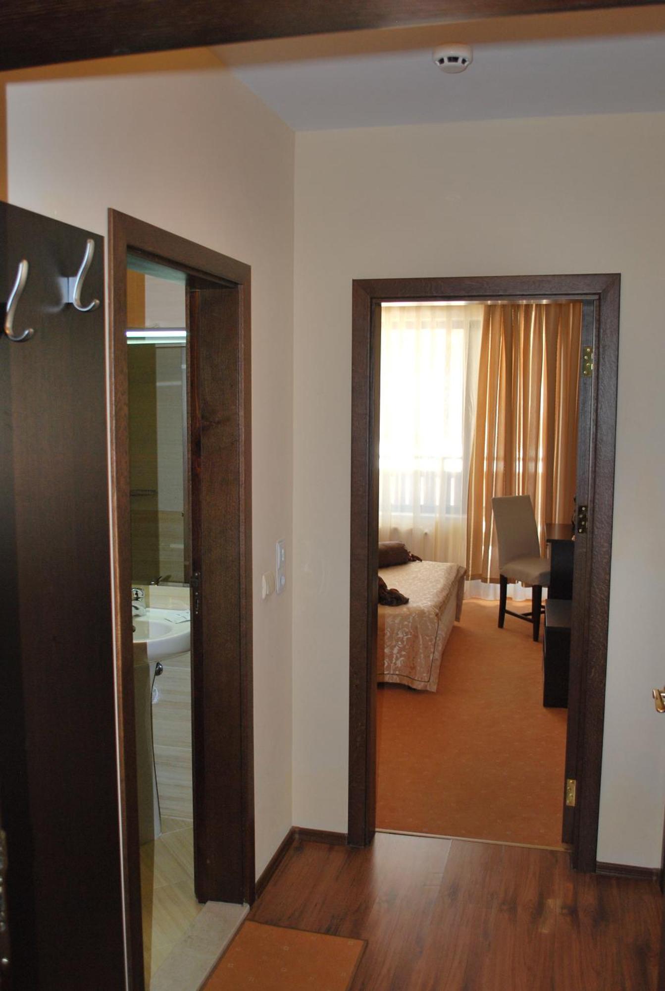 Spider House Aparthotel ปอมโปโรโว ห้อง รูปภาพ