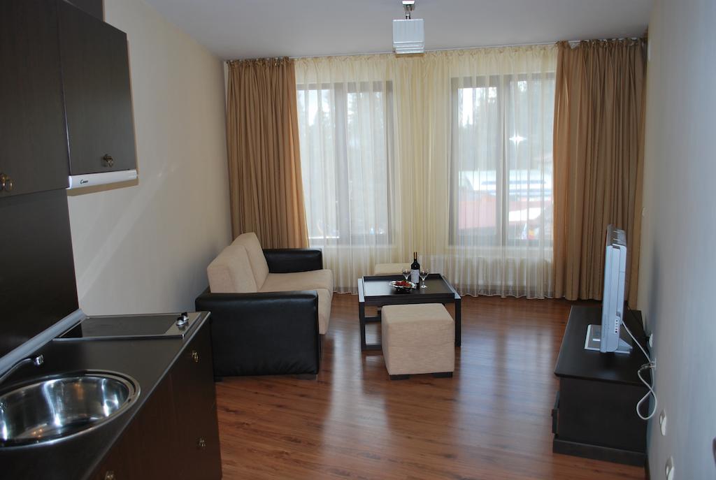 Spider House Aparthotel ปอมโปโรโว ห้อง รูปภาพ
