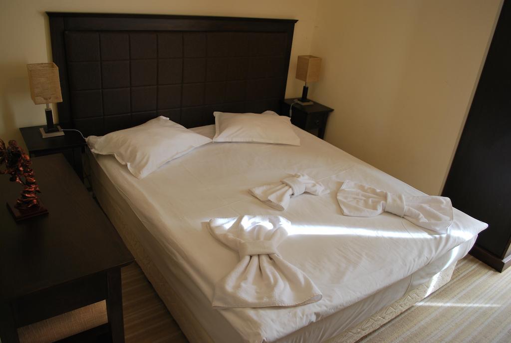 Spider House Aparthotel ปอมโปโรโว ห้อง รูปภาพ