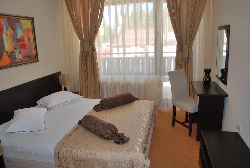Spider House Aparthotel ปอมโปโรโว ห้อง รูปภาพ