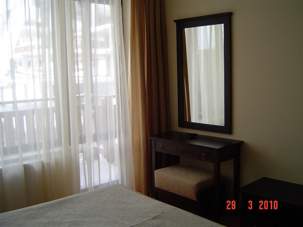 Spider House Aparthotel ปอมโปโรโว ห้อง รูปภาพ