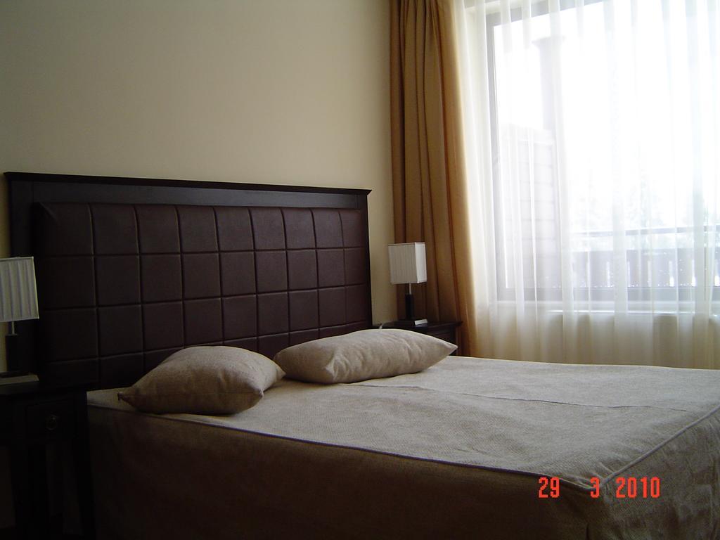 Spider House Aparthotel ปอมโปโรโว ห้อง รูปภาพ